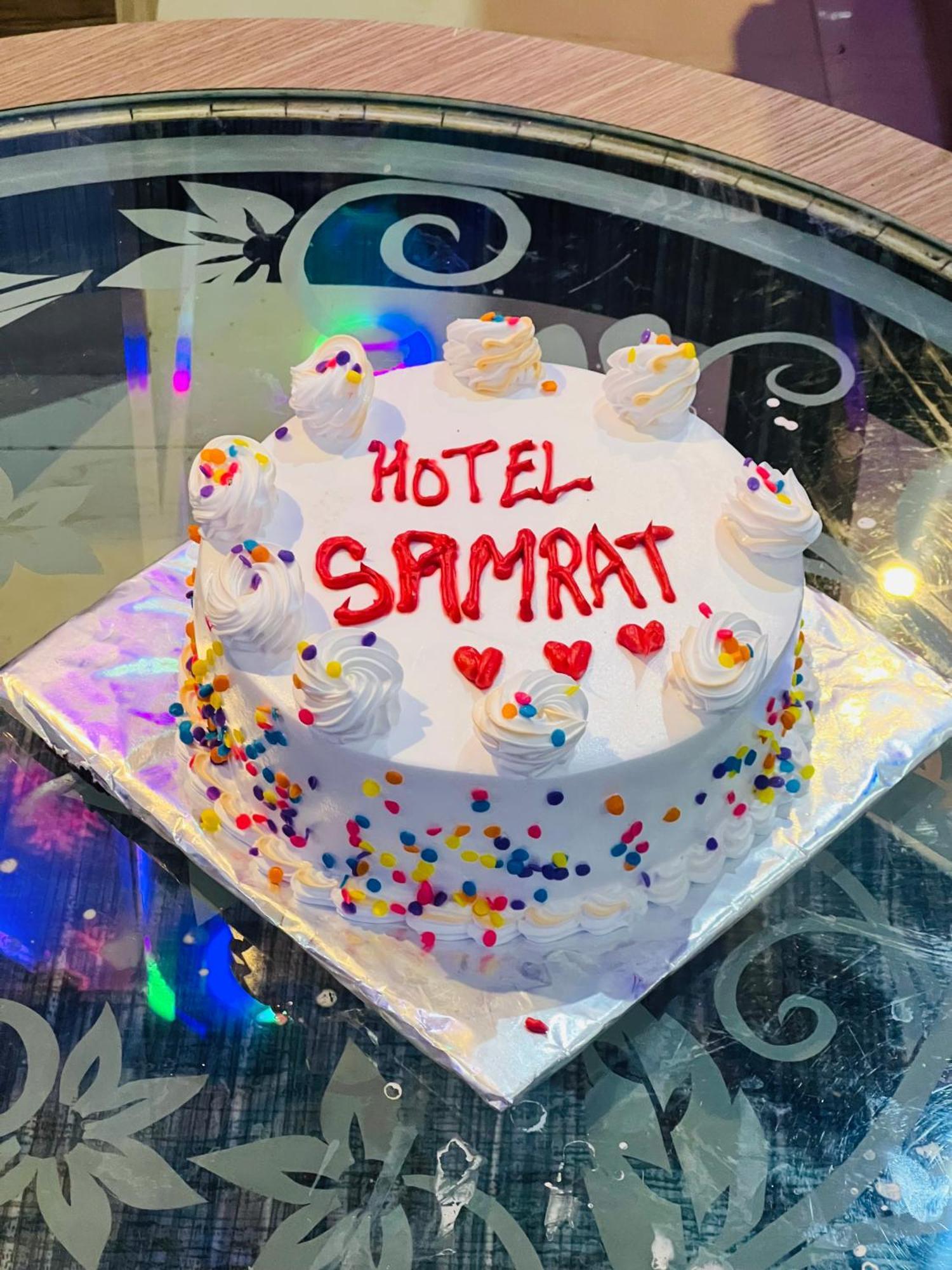 Lahan Hotel Samrat Inn Pvt Ltd מראה חיצוני תמונה