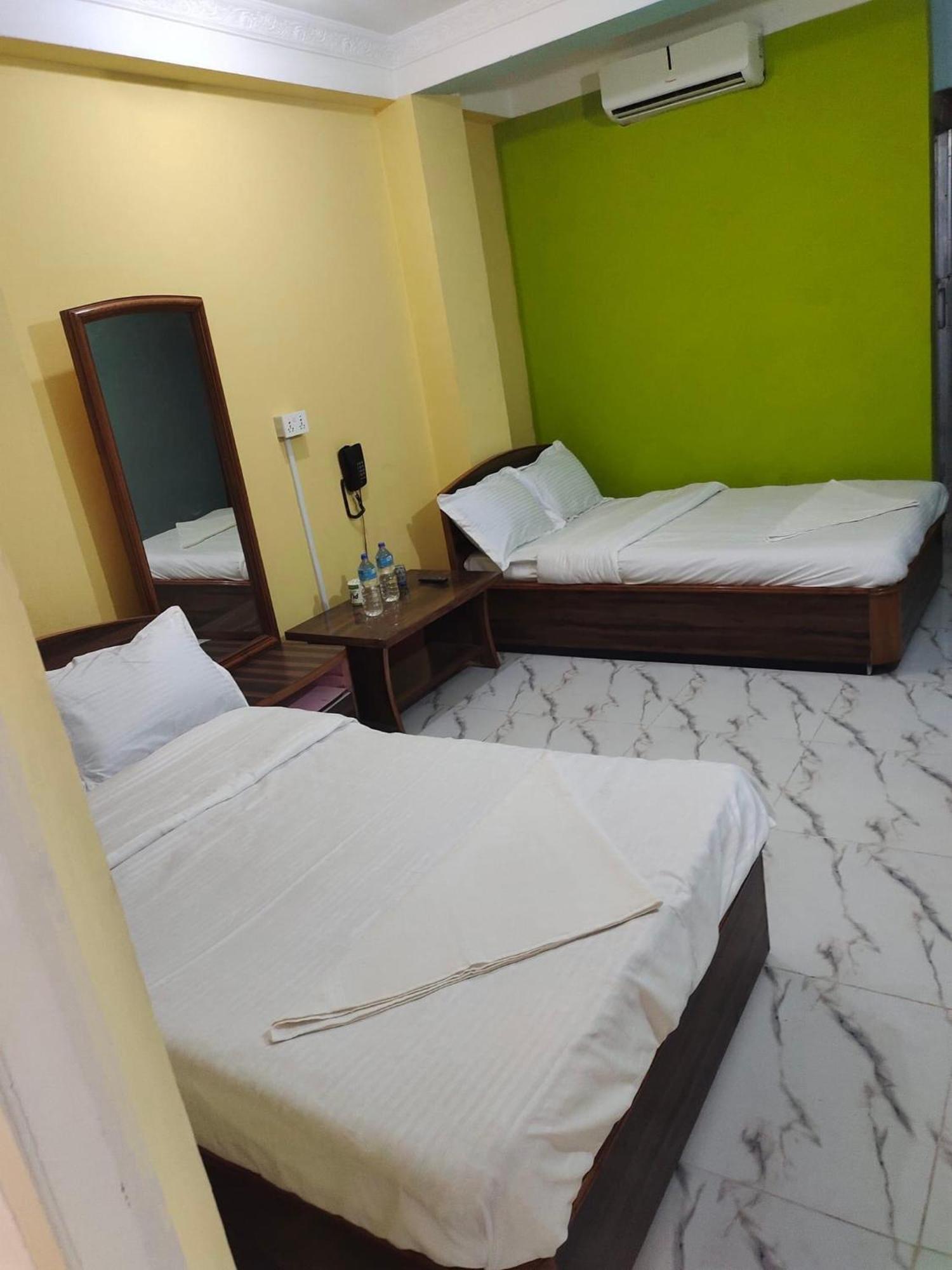 Lahan Hotel Samrat Inn Pvt Ltd מראה חיצוני תמונה
