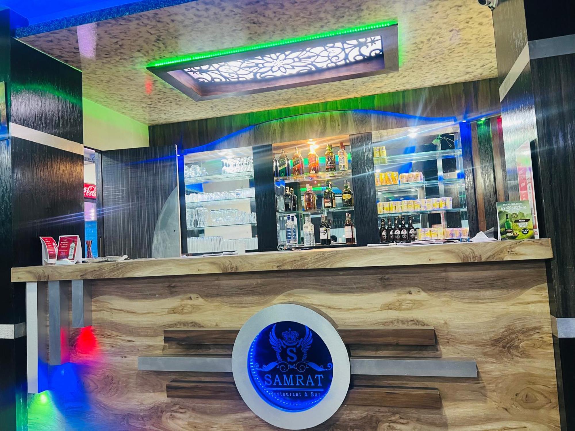 Lahan Hotel Samrat Inn Pvt Ltd מראה חיצוני תמונה
